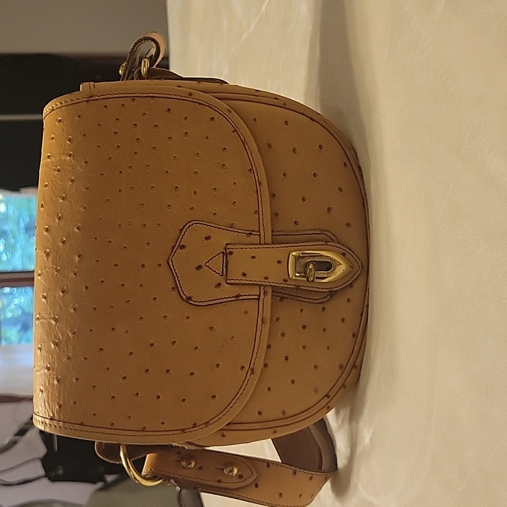 Dooney & Bourke beautiful ostrich tan crossbody purse!